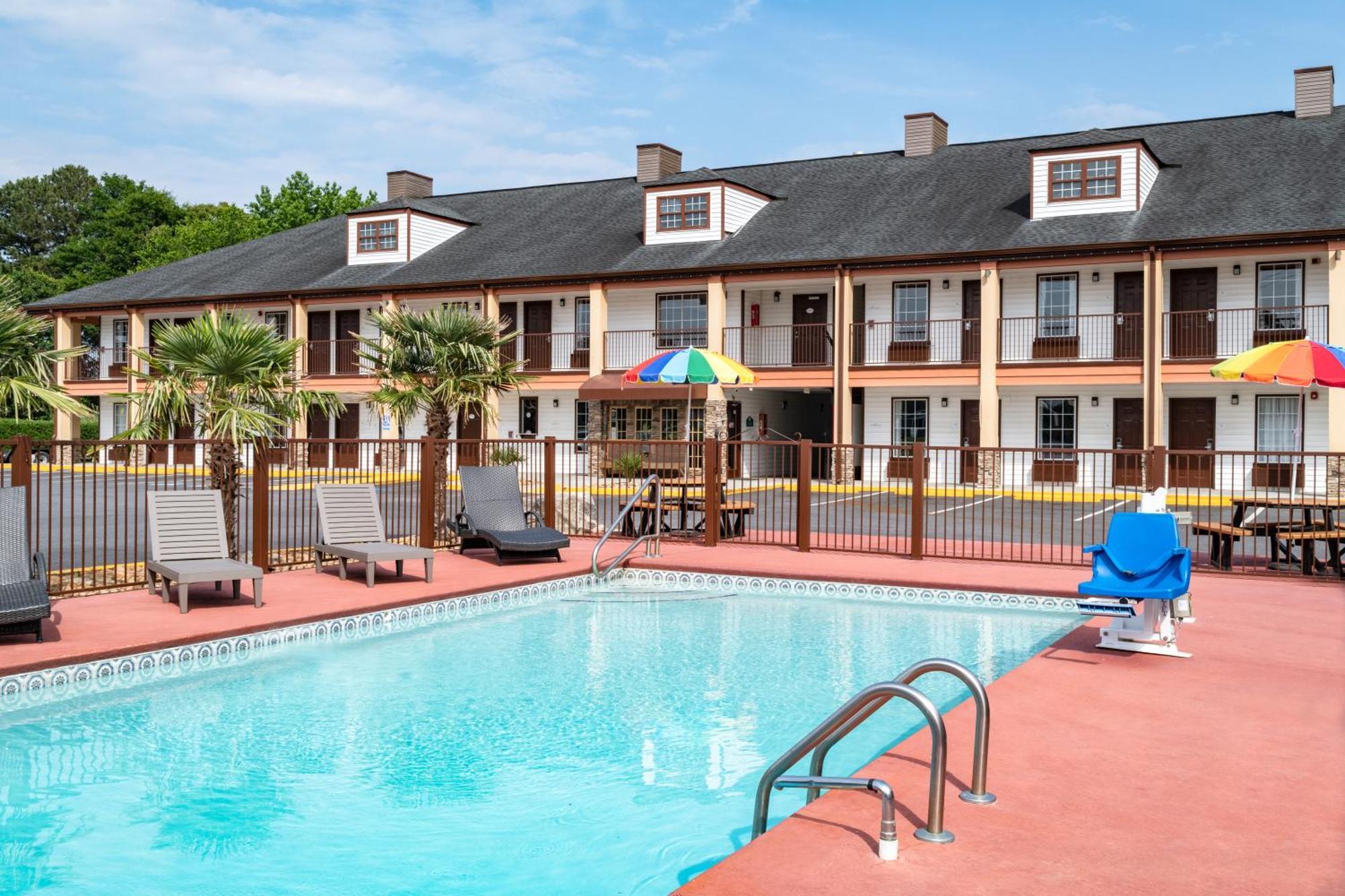 Baymont By Wyndham Commerce Ga Near Tanger Outlets Mall Exterior photo