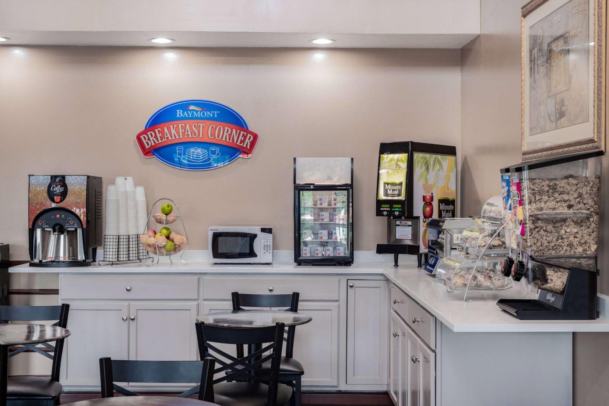Baymont By Wyndham Commerce Ga Near Tanger Outlets Mall Exterior photo